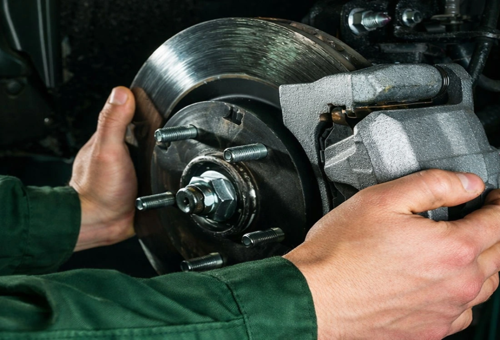 7 Brake Pad Warning Signs You Should Never Ignore